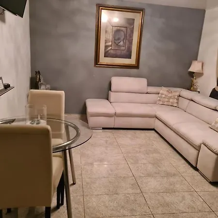 And Quiet 2 Apartment
