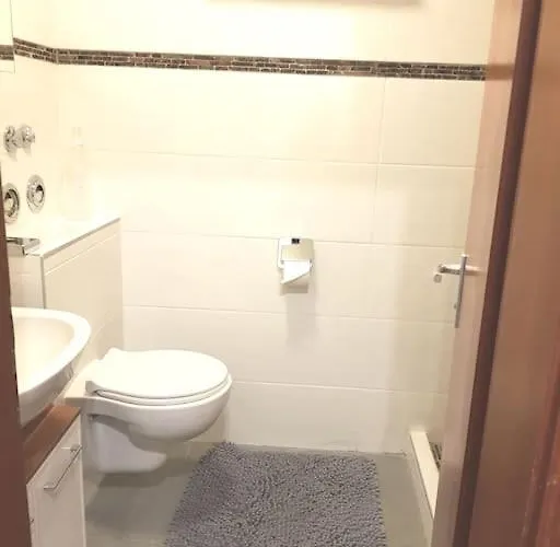 And Quiet 2 شقة *